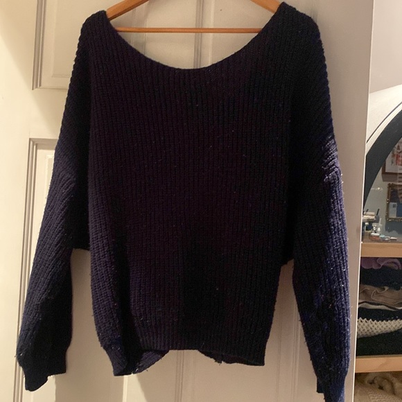 Missguided Twist Back Oversized Sweater - Picture 4 of 7